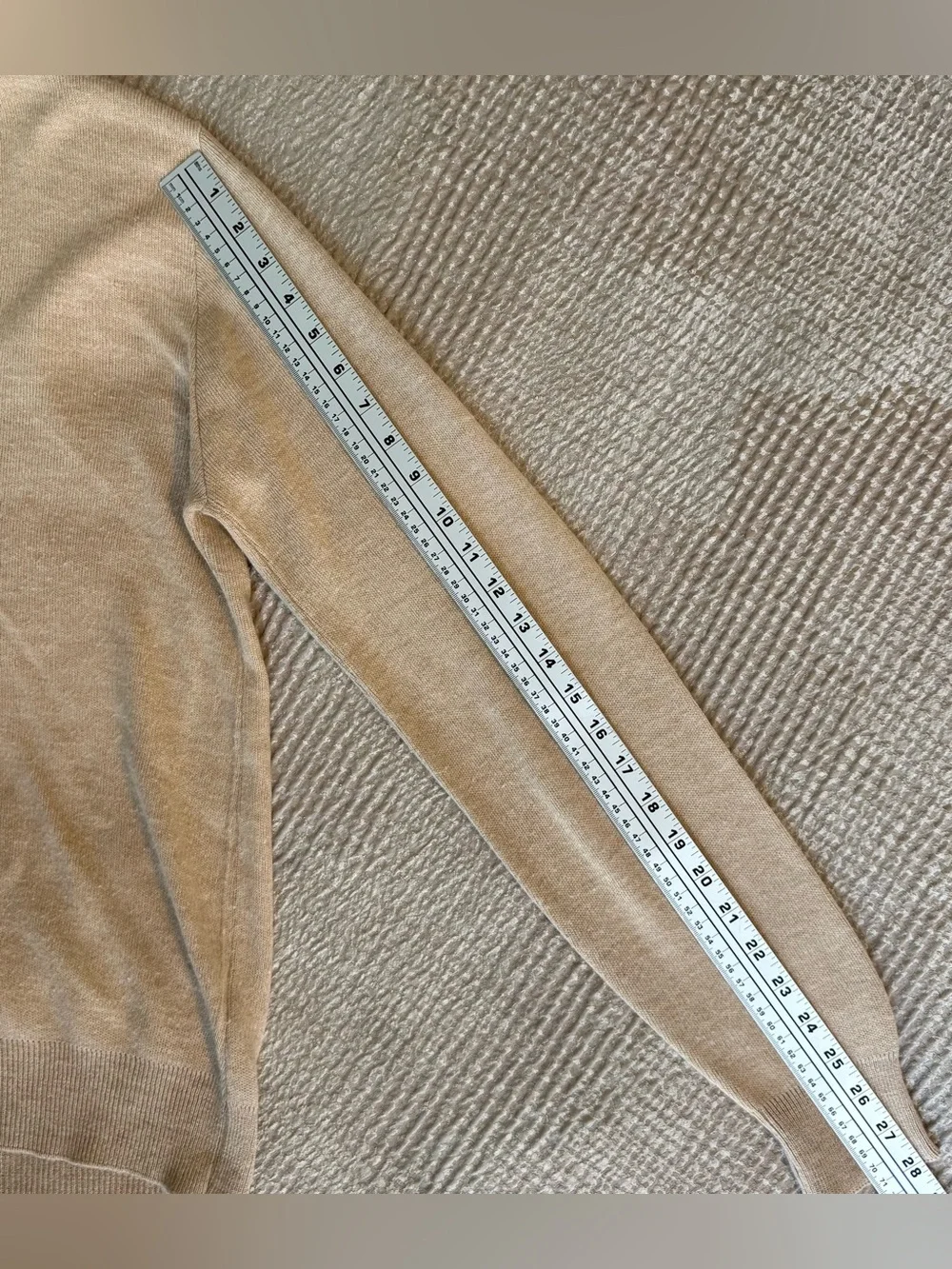 Vintage Robert Bruce USA Men’s L Beige V-Neck Fine Gauge Sweater